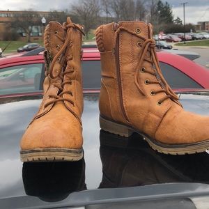 Fall combat boots